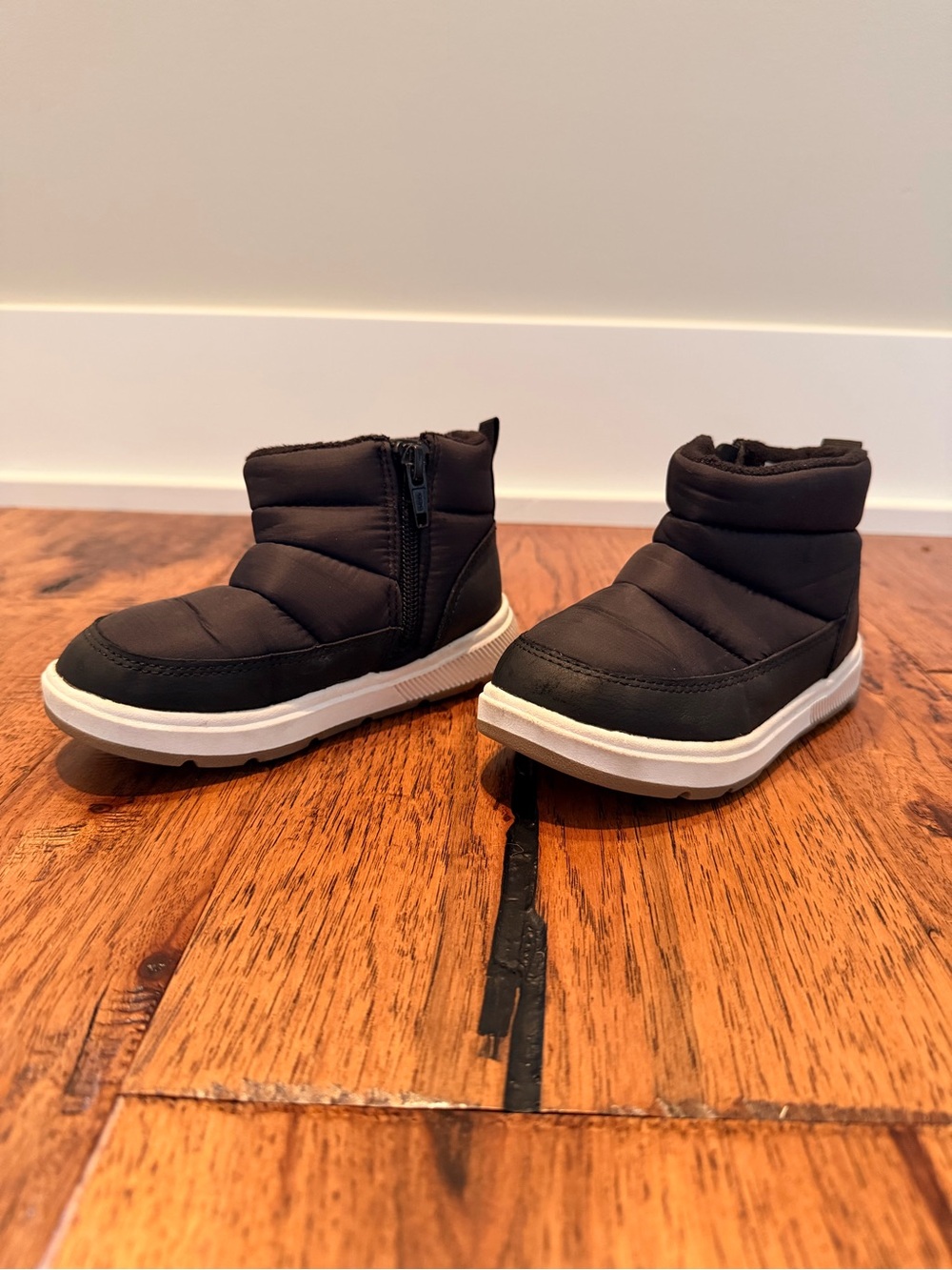 Cat & Jack Black Kids Puffer Boots with White Sole